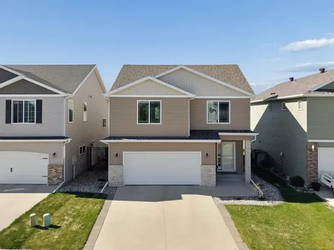 947 30th Avenue W West Fargo ND 58078