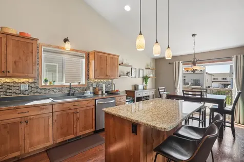 947 30th Avenue W West Fargo ND 58078