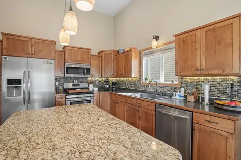 947 30th Avenue W West Fargo ND 58078
