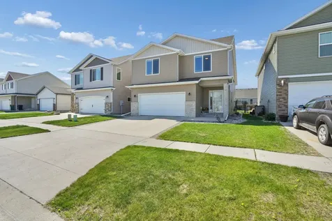 947 30th Avenue W West Fargo ND 58078