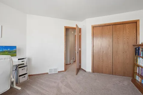 947 30th Avenue W West Fargo ND 58078