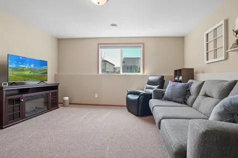 947 30th Avenue W West Fargo ND 58078