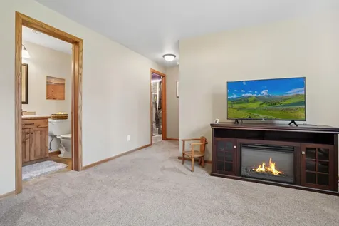 947 30th Avenue W West Fargo ND 58078