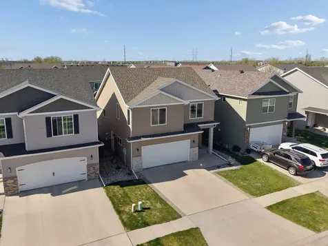 947 30th Avenue W West Fargo ND 58078