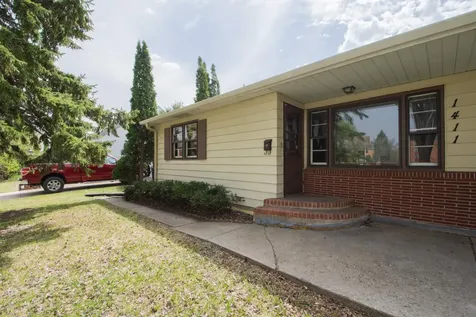 1409-1411 9th Avenue S Moorhead MN 56560