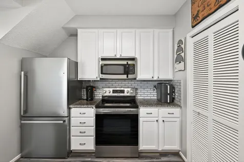 4255 Merrimac Lane N Plymouth MN 55446