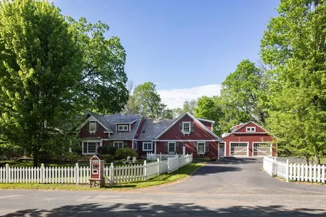 4202 Heathcote Road Deephaven MN 55391