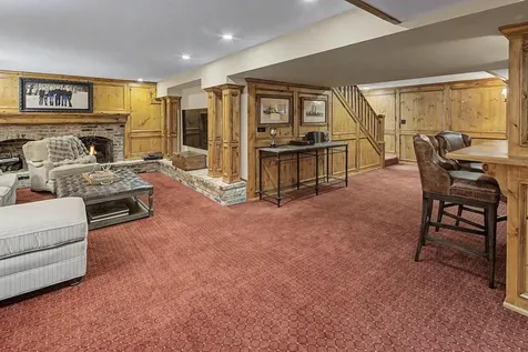 4202 Heathcote Road Deephaven MN 55391