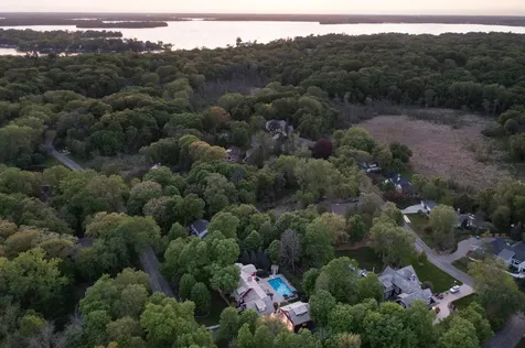 4202 Heathcote Road Deephaven MN 55391
