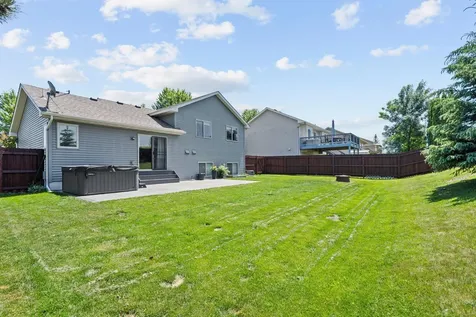 1349 Landings Lane Watertown MN 55388