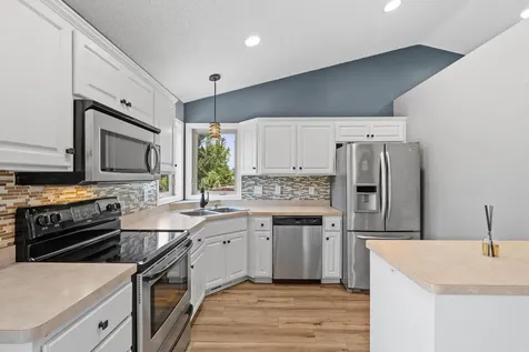 1349 Landings Lane Watertown MN 55388