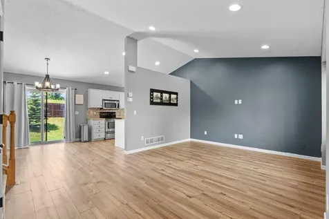 1349 Landings Lane Watertown MN 55388
