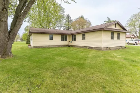 706, 708, 710 Holden Avenue Henning MN 56551