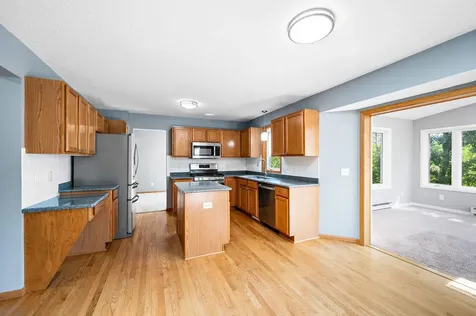550 Hawthorne Woods Drive Eagan MN 55123