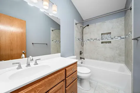 550 Hawthorne Woods Drive Eagan MN 55123