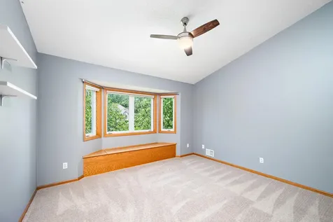 550 Hawthorne Woods Drive Eagan MN 55123