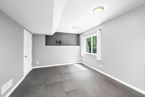 550 Hawthorne Woods Drive Eagan MN 55123