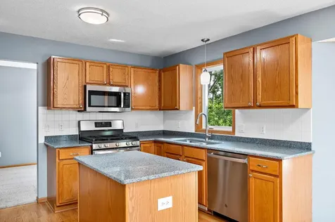 550 Hawthorne Woods Drive Eagan MN 55123