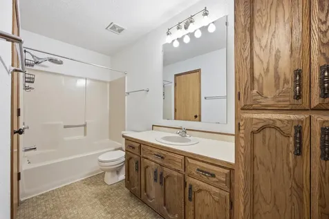 1908 20th Avenue S Fargo ND 58103