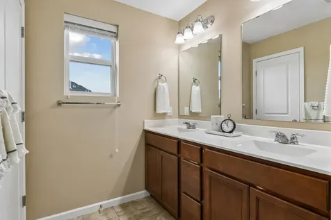 708 Rockburn Road Chanhassen MN 55317