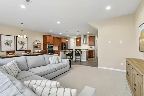 708 Rockburn Road Chanhassen MN 55317
