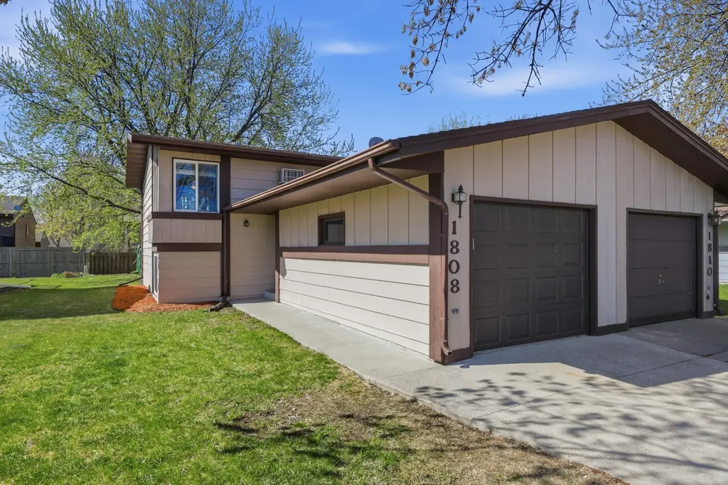 1808 28th Avenue S Fargo ND 58103