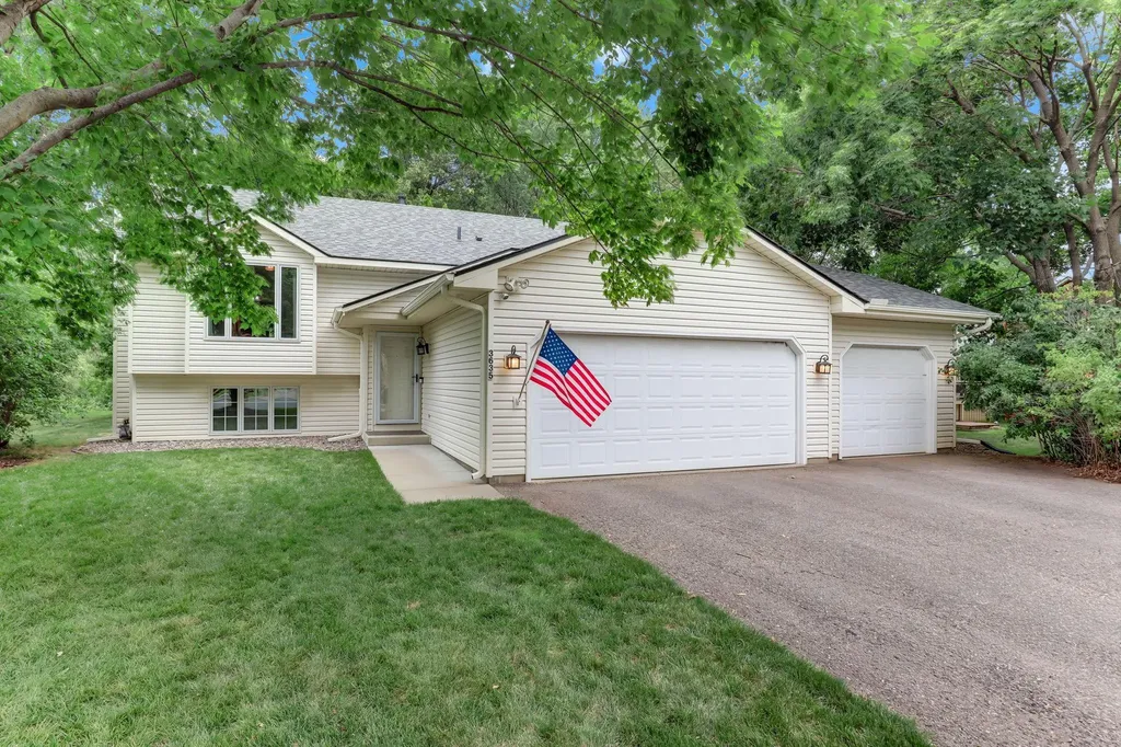 3635 Blue Jay Court Eagan MN 55123