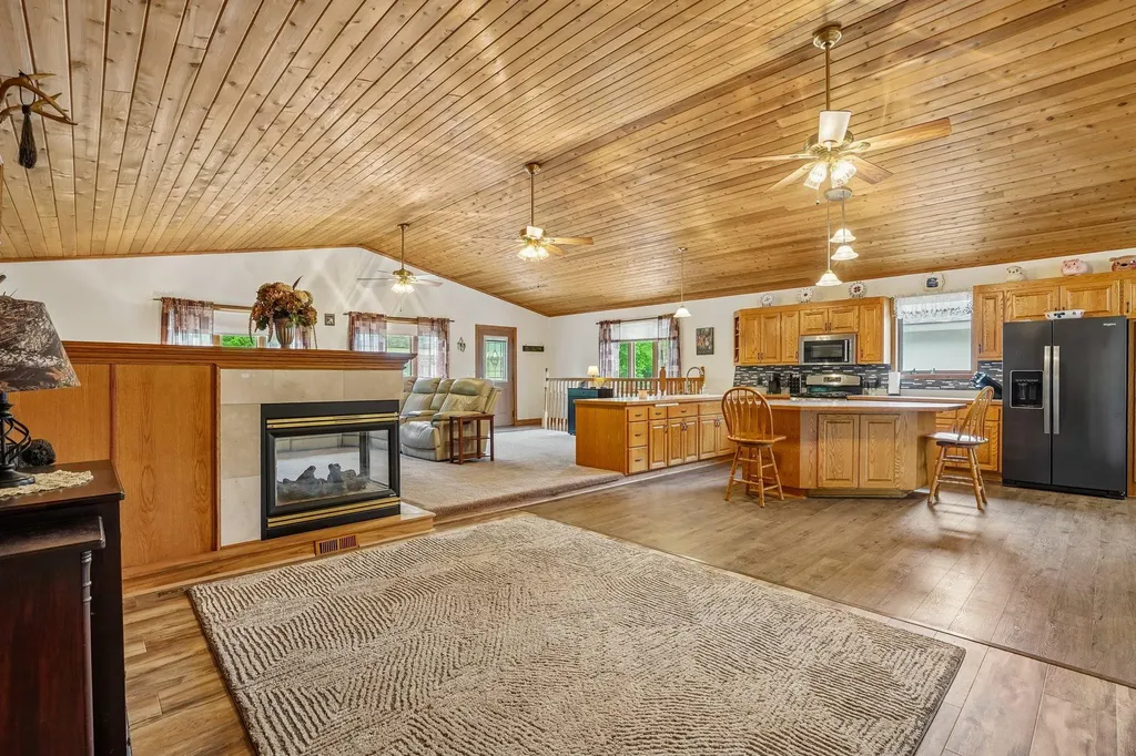 2908 Roosevelt Street NE Saint Anthony MN 55418