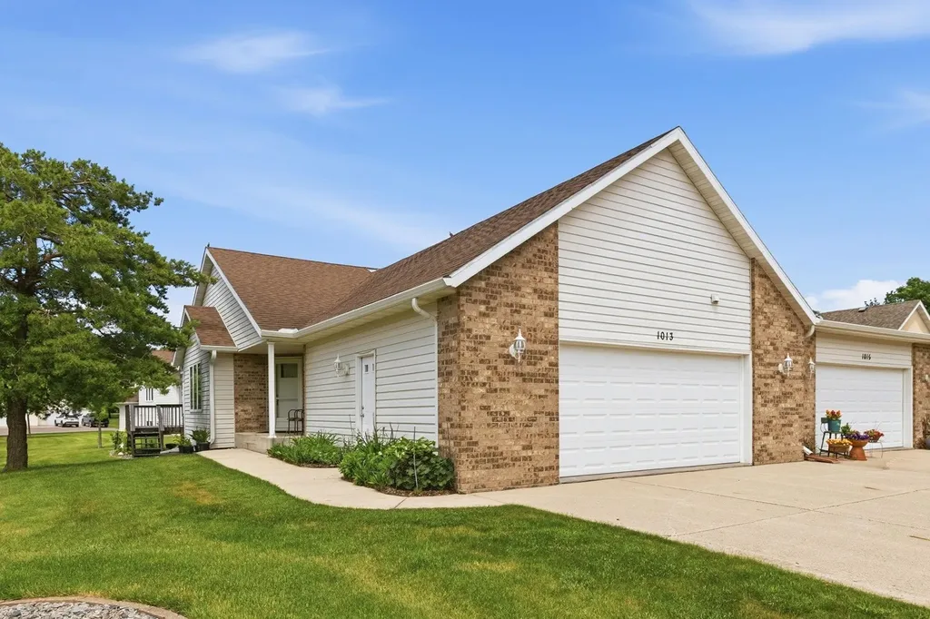 1013 Prairie View Drive SW Hutchinson MN 55350