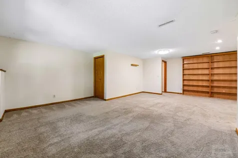 6990 Redwing Lane Chanhassen MN 55317