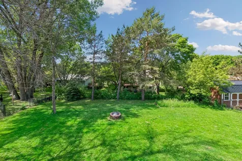6990 Redwing Lane Chanhassen MN 55317