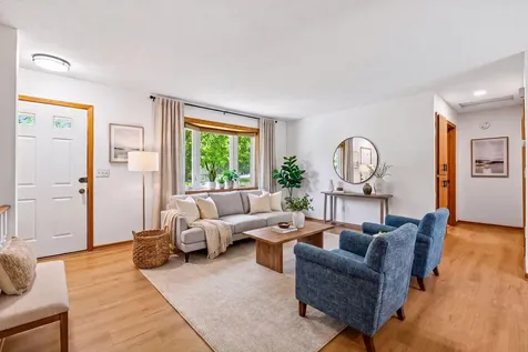 6990 Redwing Lane Chanhassen MN 55317