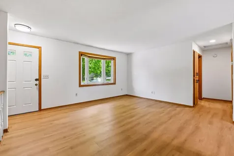 6990 Redwing Lane Chanhassen MN 55317