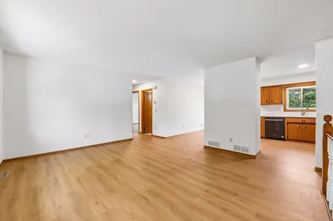 6990 Redwing Lane Chanhassen MN 55317