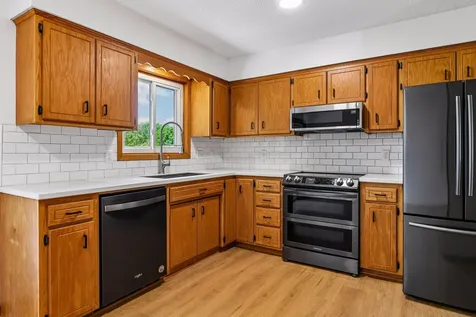 6990 Redwing Lane Chanhassen MN 55317