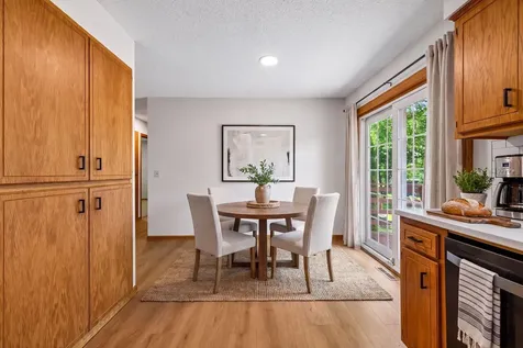 6990 Redwing Lane Chanhassen MN 55317