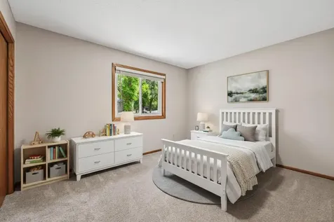 6990 Redwing Lane Chanhassen MN 55317
