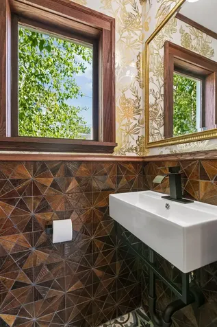1929 James Avenue S Minneapolis MN 55403