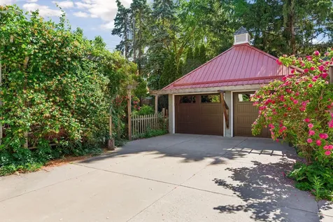 1929 James Avenue S Minneapolis MN 55403