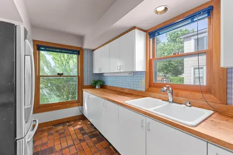 836 Minnehaha Avenue W Saint Paul MN 55104