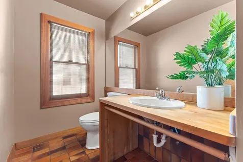 836 Minnehaha Avenue W Saint Paul MN 55104