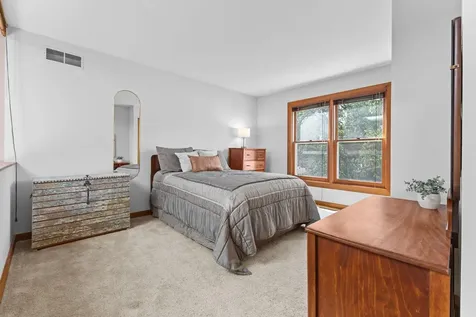 836 Minnehaha Avenue W Saint Paul MN 55104