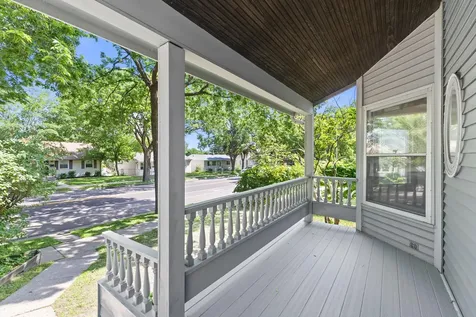 836 Minnehaha Avenue W Saint Paul MN 55104