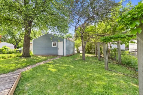 836 Minnehaha Avenue W Saint Paul MN 55104