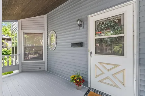 836 Minnehaha Avenue W Saint Paul MN 55104