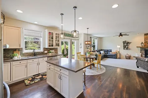 2442 Lacy Lane Victoria MN 55386