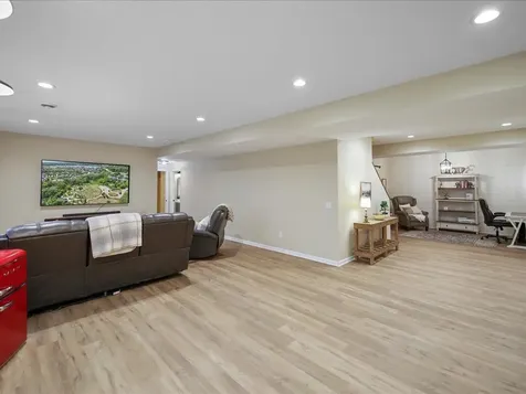 2442 Lacy Lane Victoria MN 55386