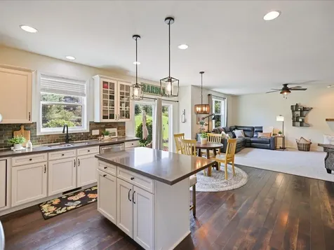 2442 Lacy Lane Victoria MN 55386