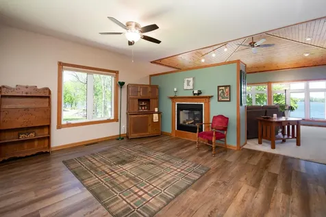 1524 Squirrels Nest Road Kasota MN 56050