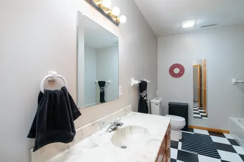1524 Squirrels Nest Road Kasota MN 56050